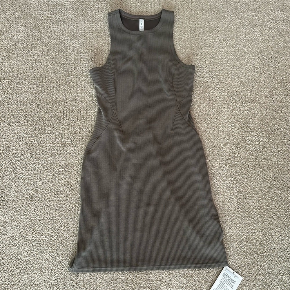 NWT lululemon dress size 8
